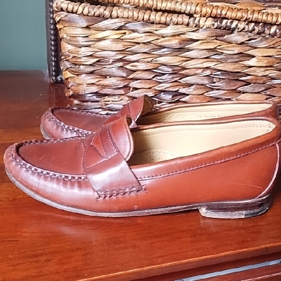 Classic Brown Leather Loafers - Picture 2 of 8